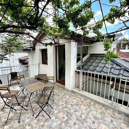 Interbelic House With Courtyard And Terrace Villa Bukarest Kültér fotó